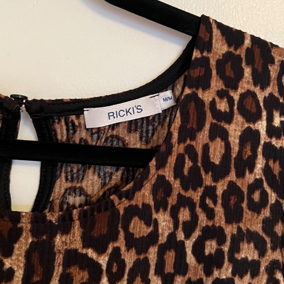 Ricki’s leopard print blouse medium - Picture 4 of 4
